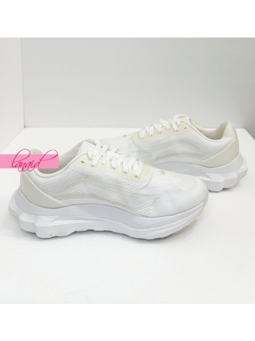 Alo Runner White Cream Athletic Active Running Exercise Outdoor Travel Workout 8 - Picture 11 of 16
